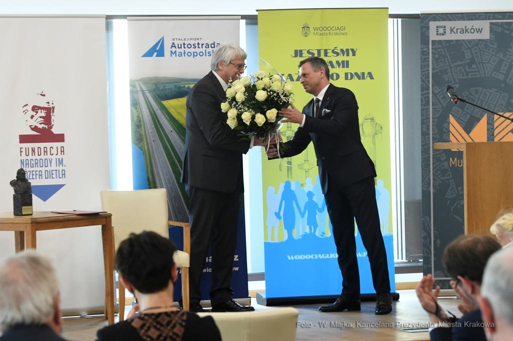 011jpg.jpg-Nagroda im. Józefa Dietla  Autor: W. Majka