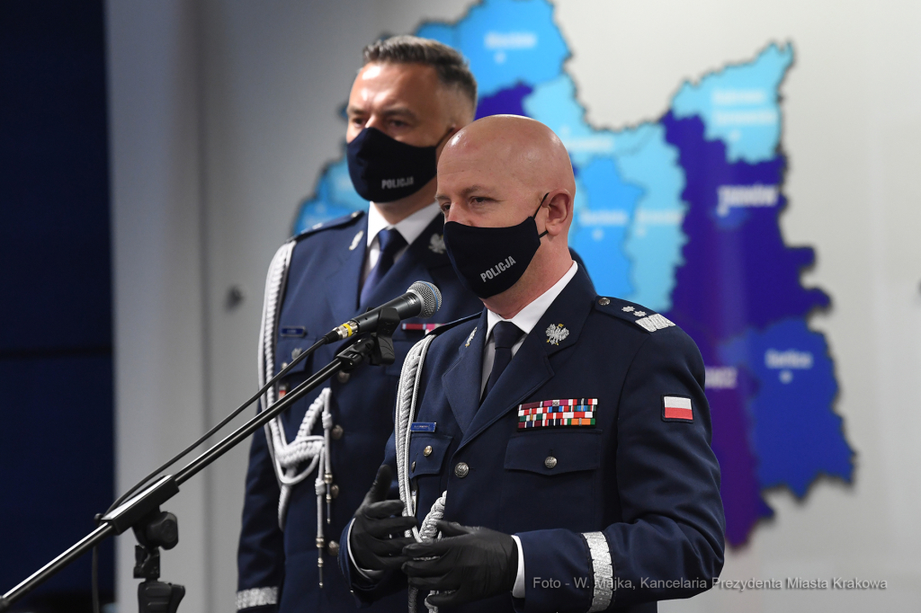007jpg.jpg-Uroczystość zdania i objęcia obowiązków Komendanta Wojewódzkiego Policji  Autor: W. Majka