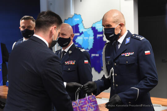 009jpg.jpg-Uroczystość zdania i objęcia obowiązków Komendanta Wojewódzkiego Policji