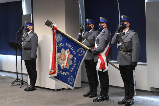 016jpg.jpg-Uroczystość zdania i objęcia obowiązków Komendanta Wojewódzkiego Policji