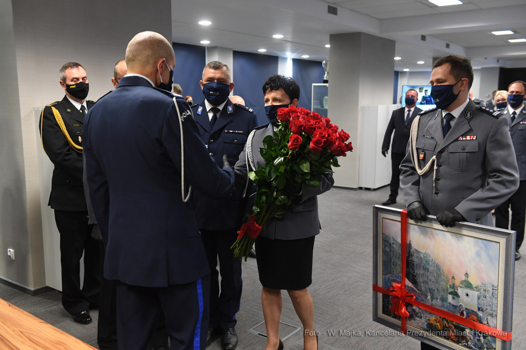 020jpg.jpg-Uroczystość zdania i objęcia obowiązków Komendanta Wojewódzkiego Policji  Autor: W. Majka