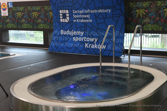 001jpg.jpg-Otwarcie basenu przy Szkole Podstawowej nr 155