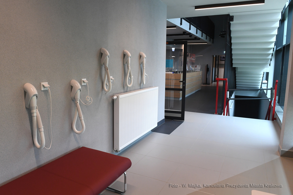 003jpg.jpg-Otwarcie basenu przy Szkole Podstawowej nr 155  Autor: W. Majka