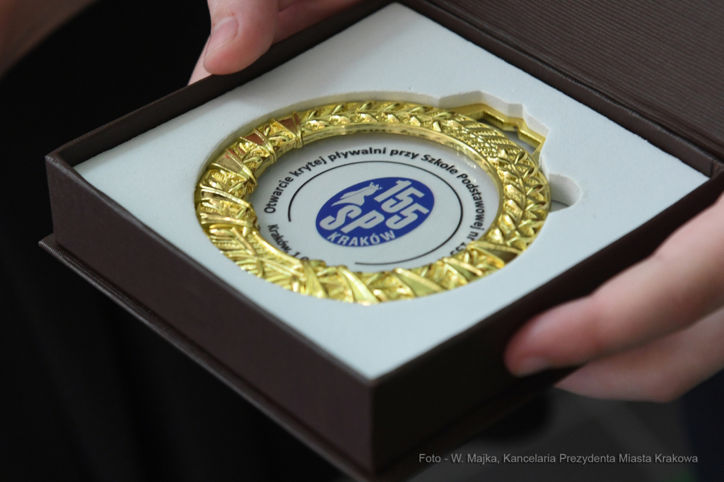 017jpg.jpg-Otwarcie basenu przy Szkole Podstawowej nr 155  Autor: W. Majka