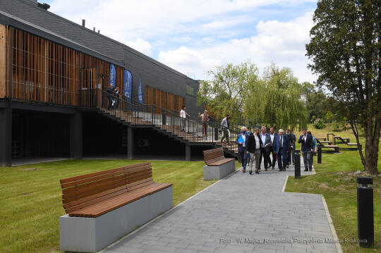 021jpg.jpg-basen przy ul. Eisenberga