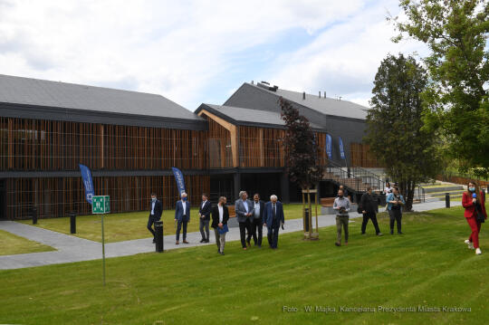 022jpg.jpg-basen przy ul. Eisenberga