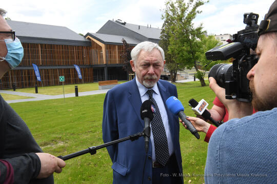 023jpg.jpg-basen przy ul. Eisenberga