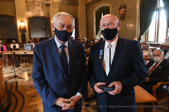 018jpg.jpg-HG - II tura