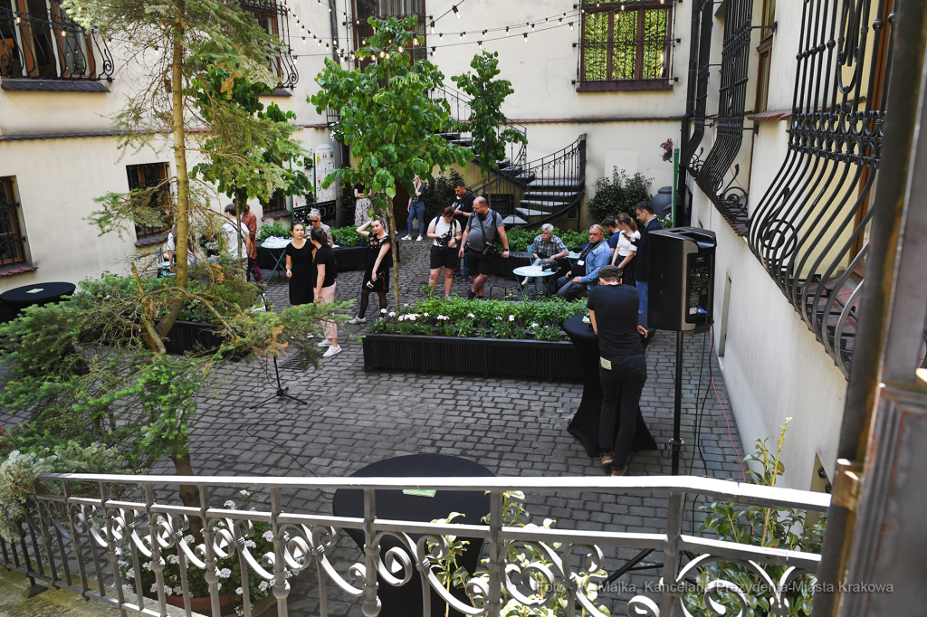 001jpg.jpg-Otwarcie ogrodu społecznego  Autor: W. Majka