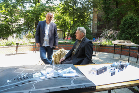 bs_210609_3275.jpg-Makiety, Dąsal