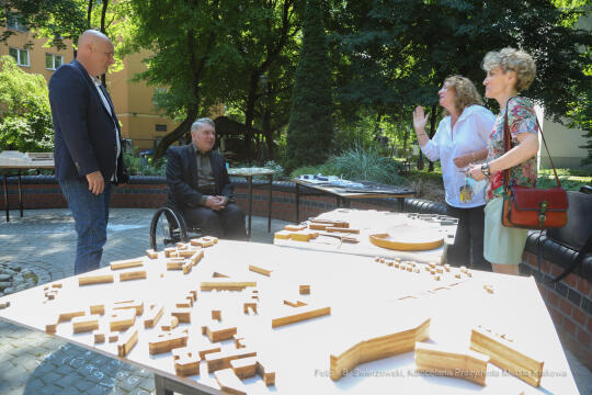 bs_210609_3281.jpg-Makiety, Dąsal