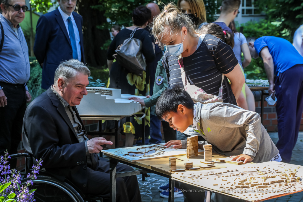 bs_210609_3331.jpg-Makiety, Dąsal  Autor: B. Świerzowski