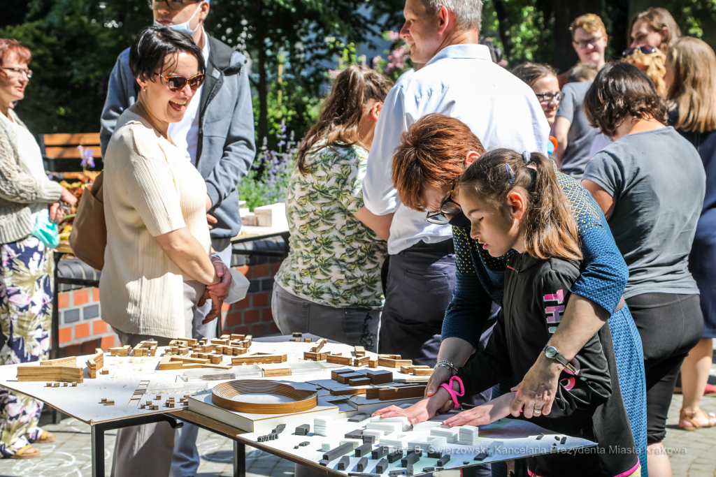 bs_210609_3345.jpg-Makiety, Dąsal  Autor: B. Świerzowski