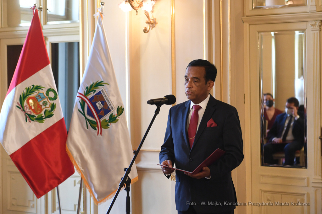 005jpg.jpg-Otwarcie Konsulatu Peru  Autor: W. Majka