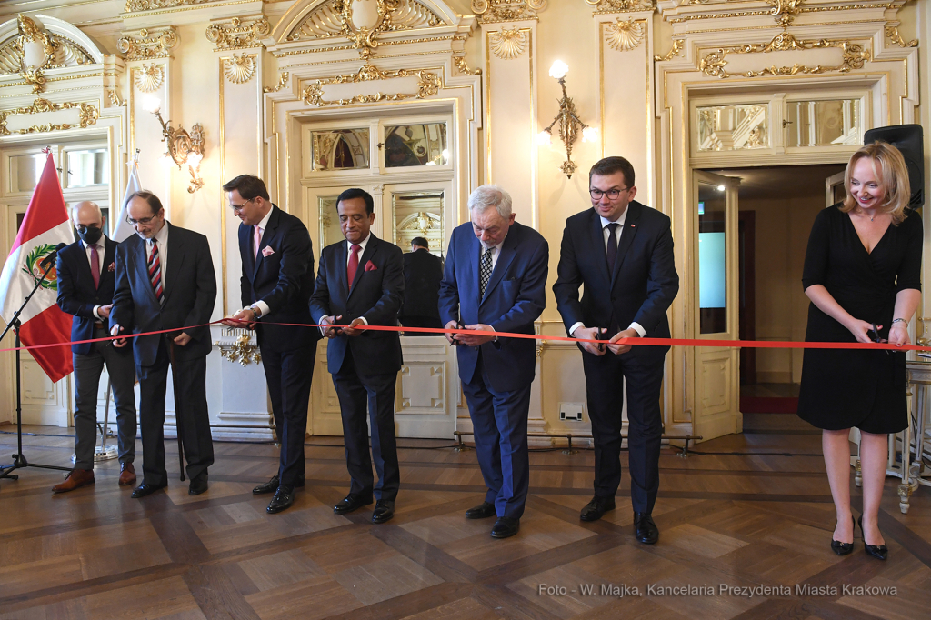 016jpg.jpg-Otwarcie Konsulatu Peru  Autor: W. Majka