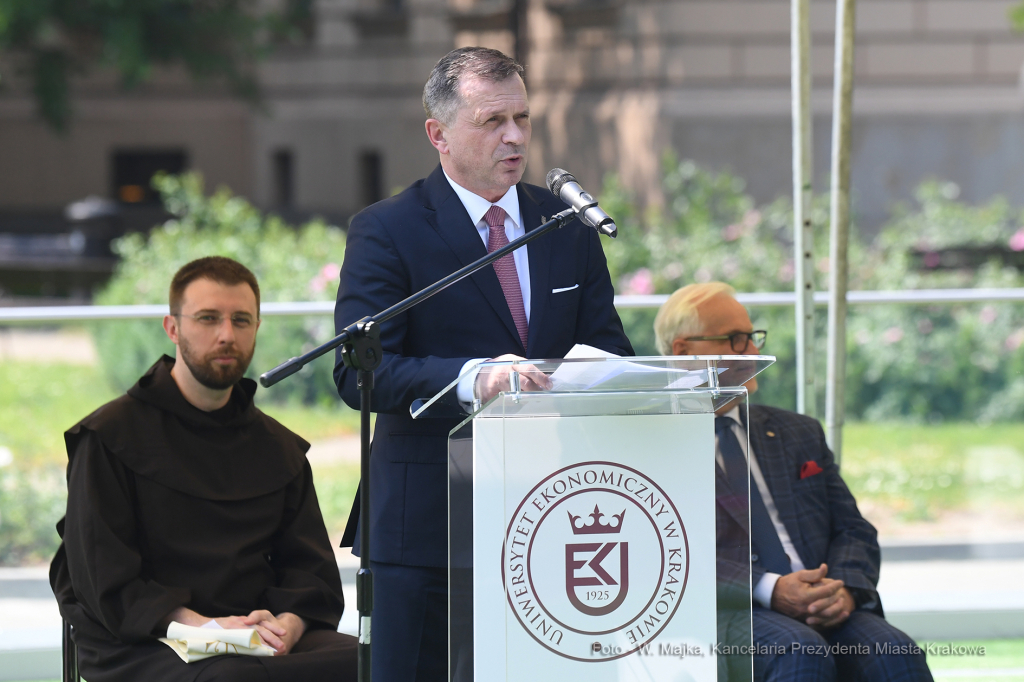 007jpg.jpg-Święto UEK  Autor: W. Majka