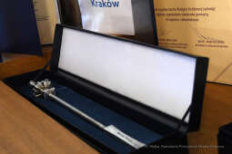 011jpg.jpg-Filantrop