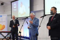 055jpg.jpg-Filantrop