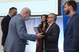 088jpg.jpg-Filantrop