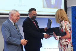 1717jpg.jpg-Filantrop