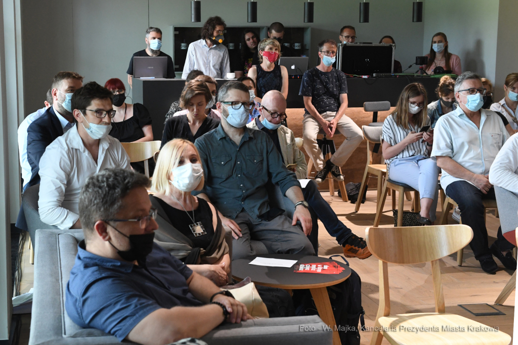 077jpg.jpg-Dom Utopii  Autor: W. Majka