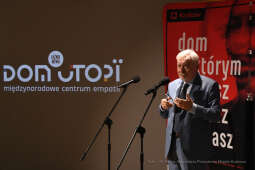 1010jpg.jpg-Dom Utopii