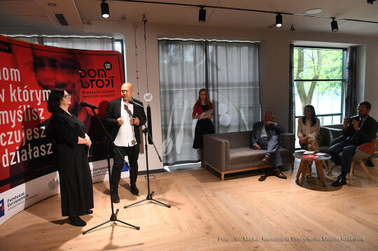 1313jpg.jpg-Dom Utopii