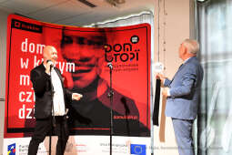 1515jpg.jpg-Dom Utopii