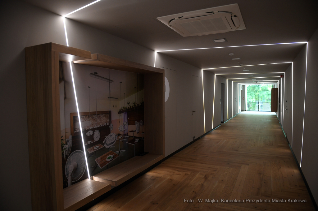 2828jpg.jpg-Dom Utopii  Autor: W. Majka