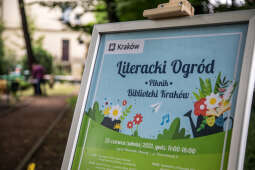 bs-czerwca 26, 2021-jg1_210626_202a5889.jpg-Piknik literacki w ogrodzie Biblioteki Kraków