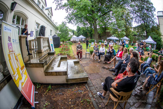 bs-czerwca 26, 2021-jg1_210626_202a6411.jpg-Piknik Literacki, Biblioteka Kraków, Majchrowski