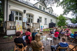 bs-czerwca 26, 2021-jg1_210626_202a6494.jpg-Piknik Literacki, Biblioteka Kraków, Majchrowski