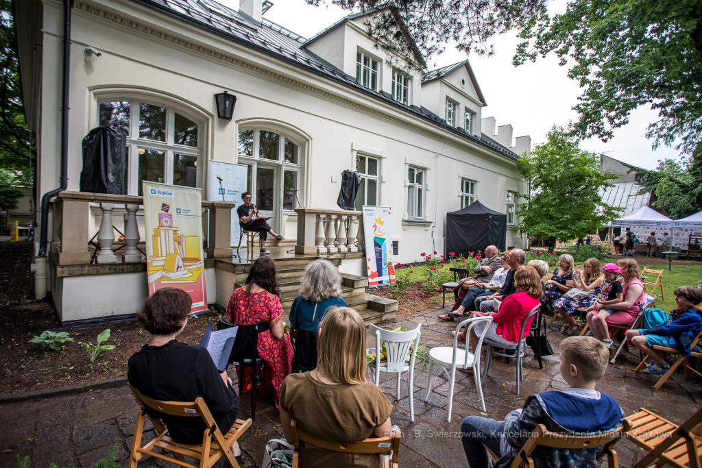 bs-czerwca 26, 2021-jg1_210626_202a6494.jpg-Piknik Literacki, Biblioteka Kraków, Majchrowski  Autor: B. Świerzowski