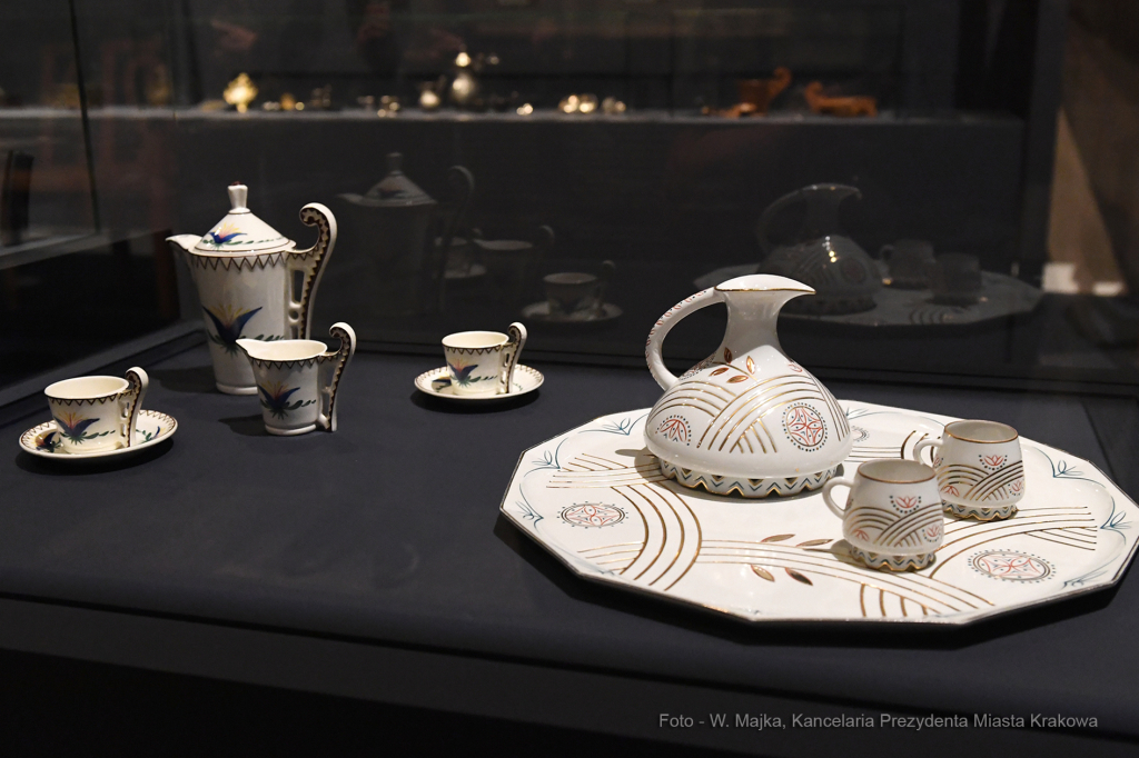 1717jpg.jpg-Wystawa „Polskie style narodowe 1890-1918”  Autor: W. Majka