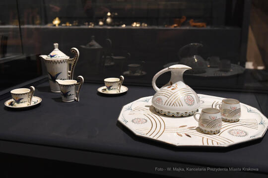 1717jpg.jpg-Wystawa „Polskie style narodowe 1890-1918”