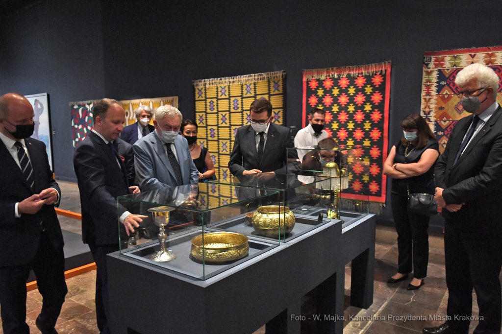 3737jpg.jpg-Wystawa „Polskie style narodowe 1890-1918”  Autor: W. Majka