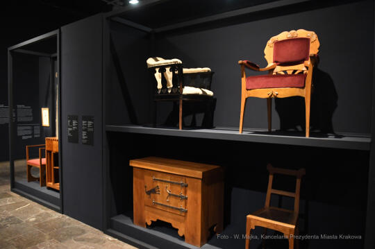 3838jpg.jpg-Wystawa „Polskie style narodowe 1890-1918”