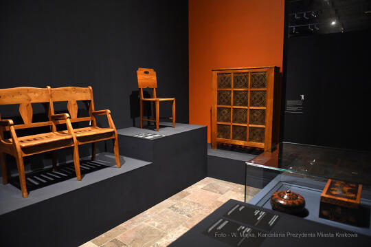 3939jpg.jpg-Wystawa „Polskie style narodowe 1890-1918”