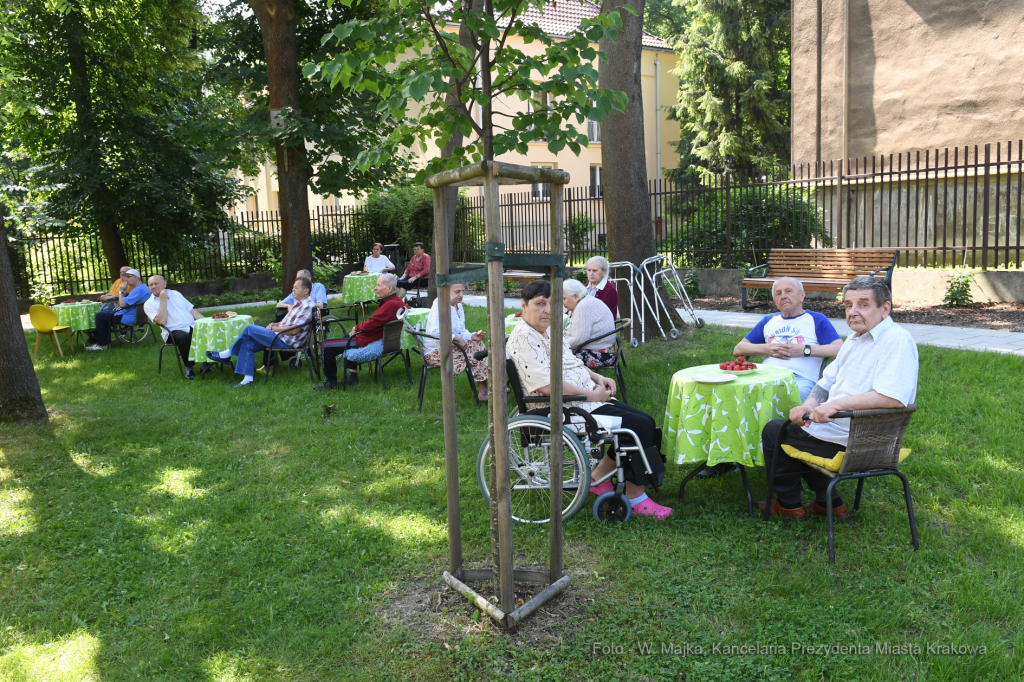 022jpg.jpg-Wizyta w DPS  na oś. Sportowym 9  Autor: W. Majka