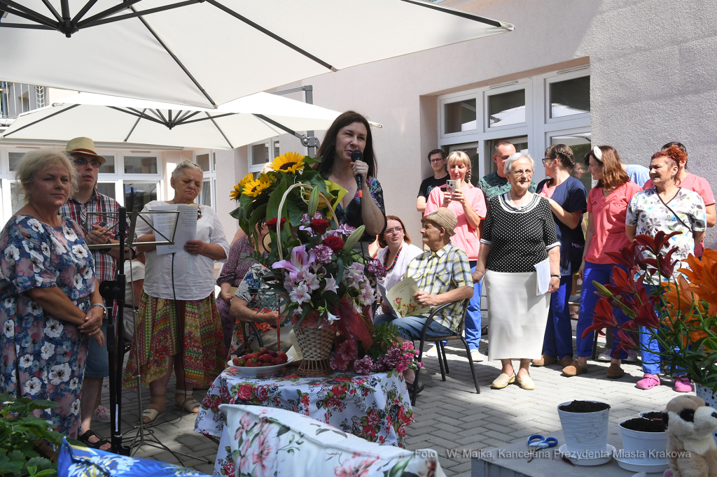 2424jpg.jpg-Wizyta w DPS  na oś. Sportowym 9  Autor: W. Majka