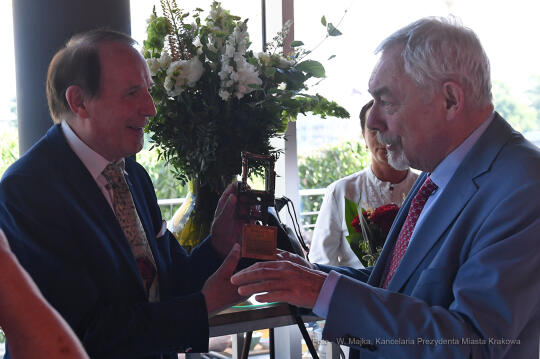 1111jpg.jpg-Portrety 2020