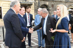 066jpg.jpg-Rzeźba konia