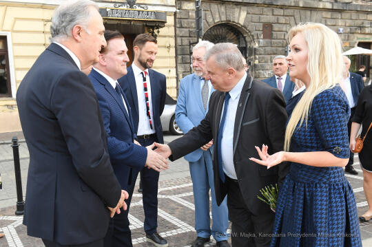 066jpg.jpg-Rzeźba konia