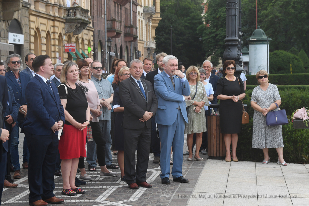 099jpg.jpg-Rzeźba konia  Autor: W. Majka