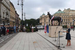 1616jpg.jpg-Rzeźba konia