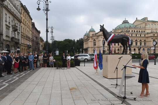 1616jpg.jpg-Rzeźba konia