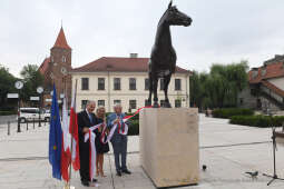 1919jpg.jpg-Rzeźba konia