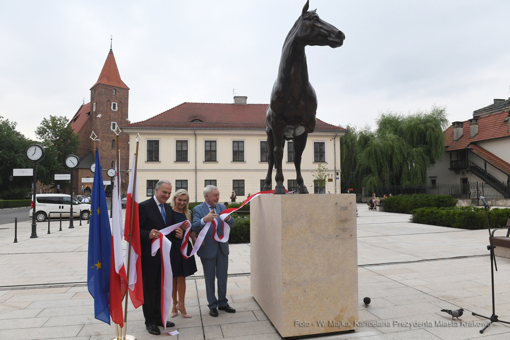 1919jpg.jpg-Rzeźba konia  Autor: W. Majka