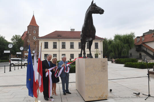 1919jpg.jpg-Rzeźba konia