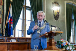 bs_210712_0201.jpg-Złoty medal „Cracoviae Merenti” dla Zamku Królewskiego na Wawelu